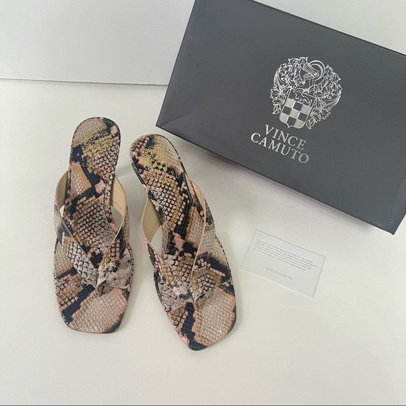 Vince Camuto Shoes - Vince Camuto Snake Skin Pattern Saresta Thong Sandal New In Box